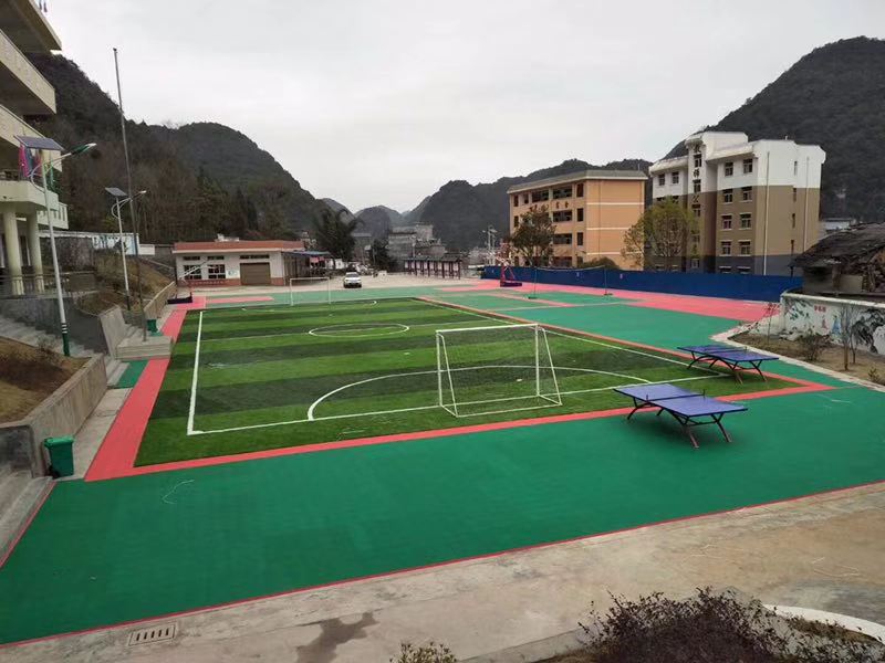 貴州興義安龍龍崗校區(qū)塑膠場(chǎng)地建設(shè)